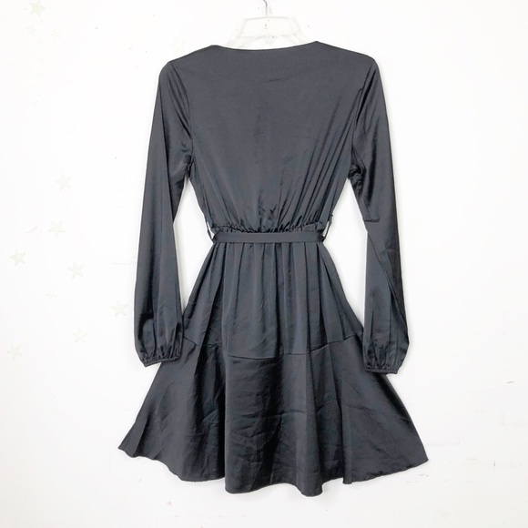 NASTY Gal Collection touch & go satin dress - Picture 5 of 13